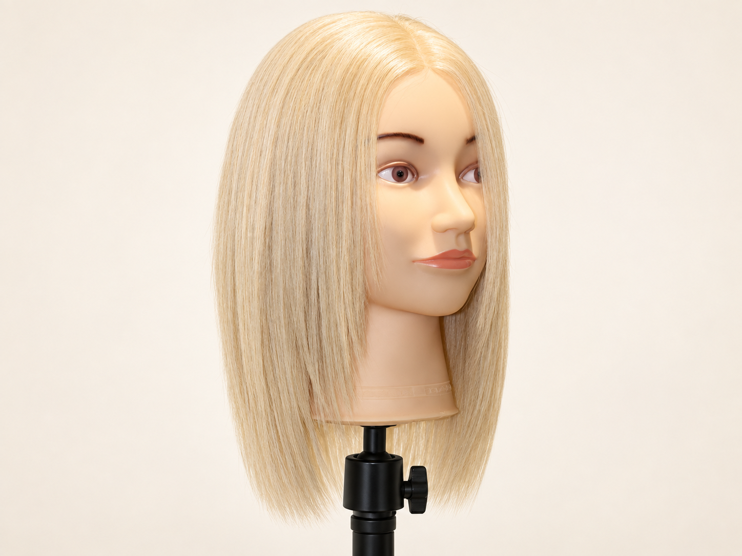 Professional cosmetology mannequin head